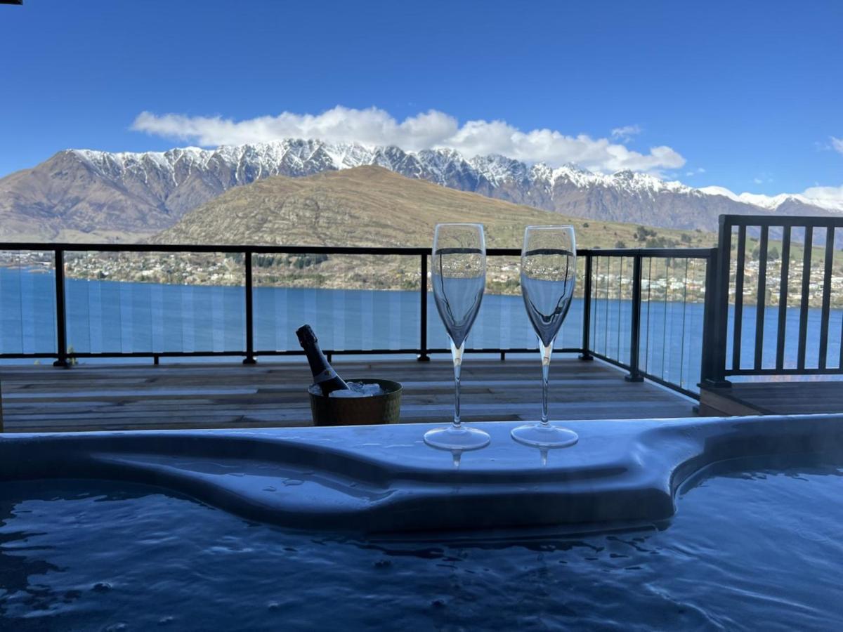 Spa, Mountains & Lake Queenstown Exteriör bild